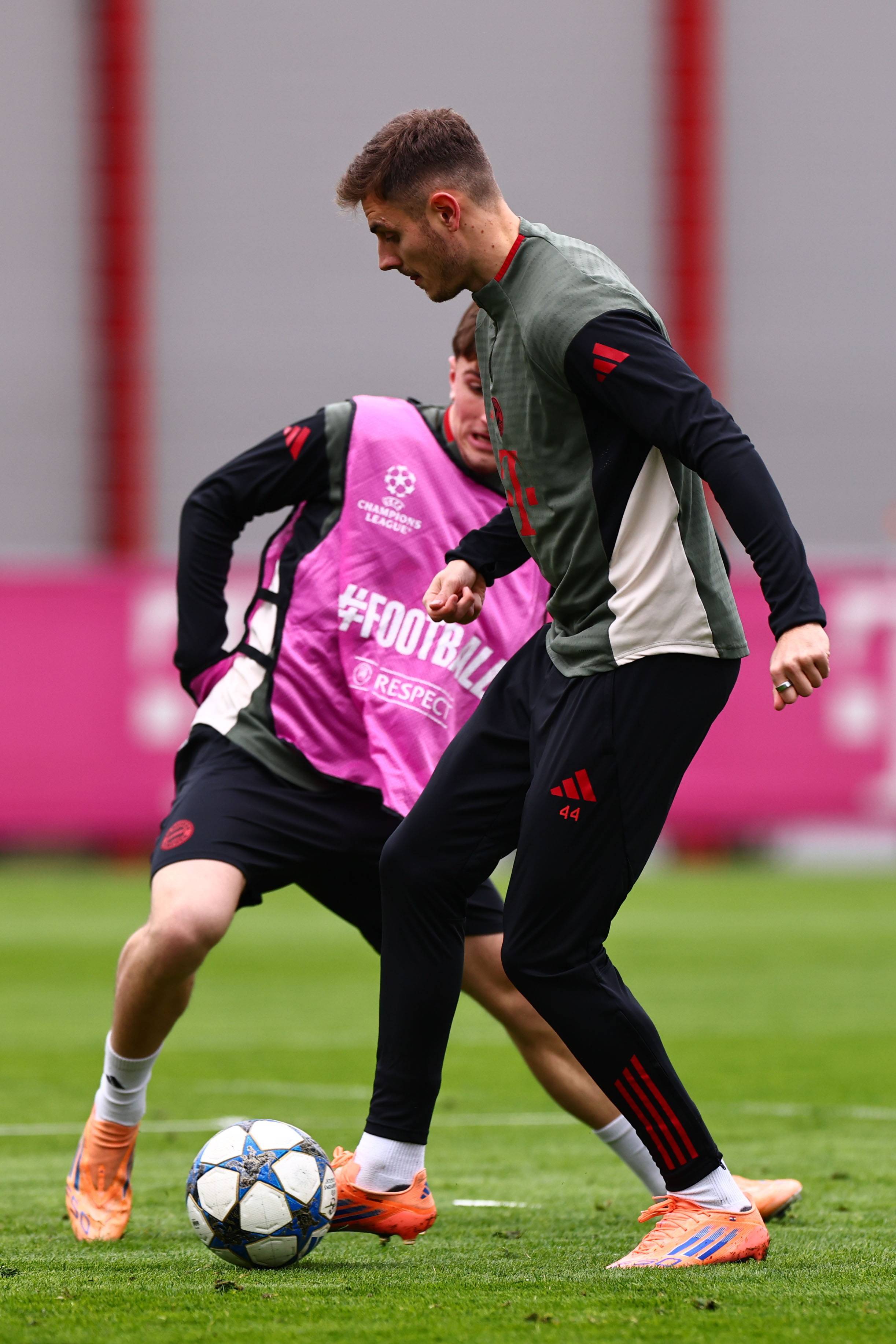 何能跑死对 何能跑死对